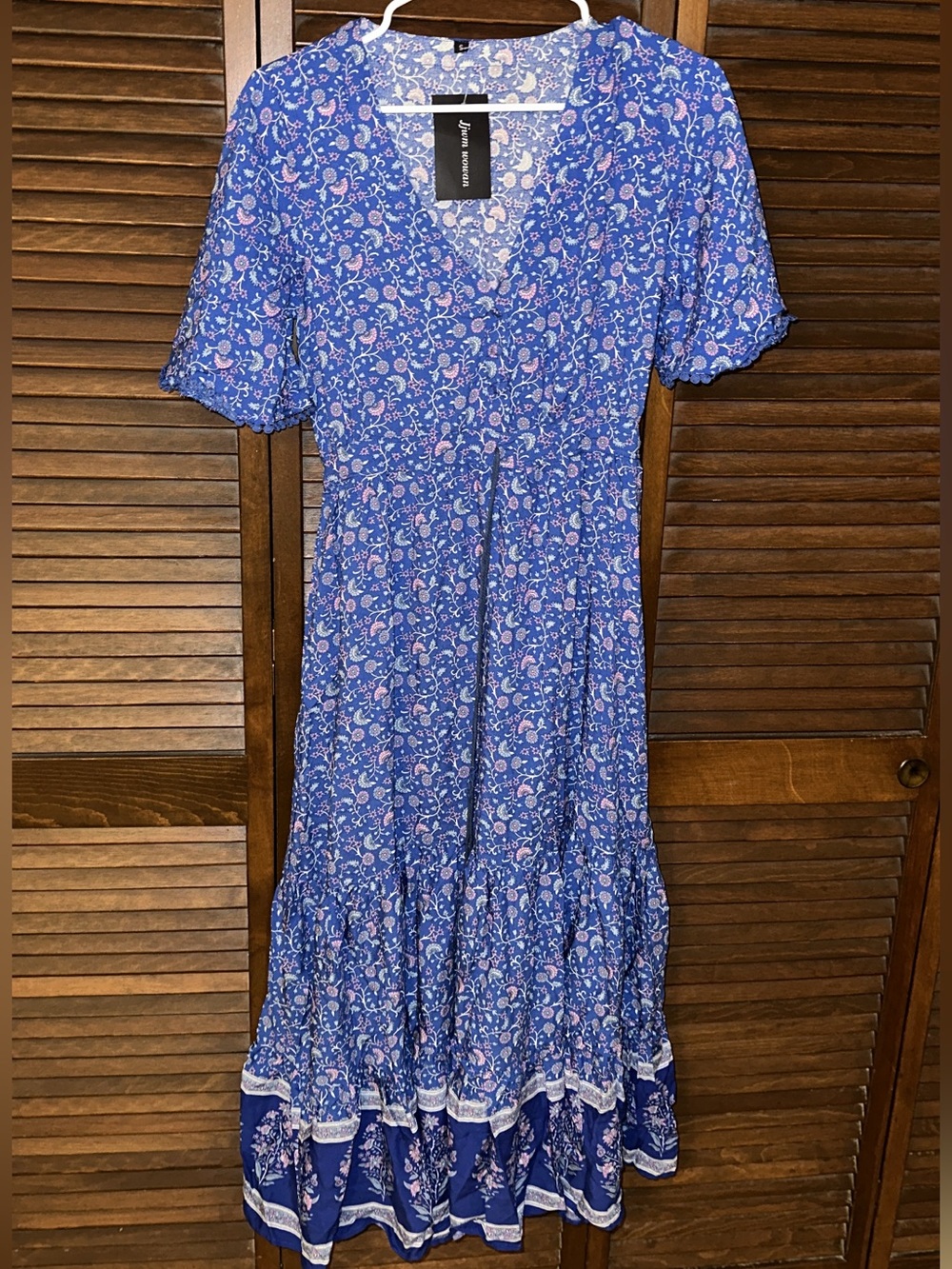 Blue Floral V-Neck Midi Dress with Ruffled Hem